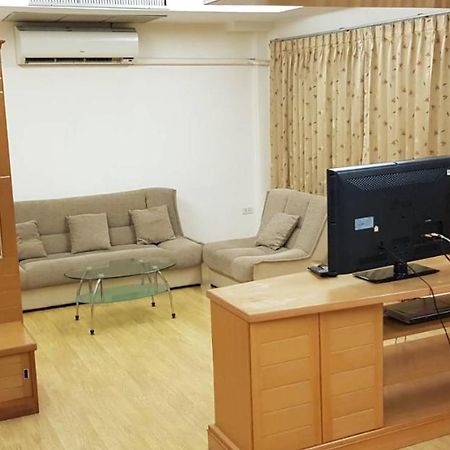 Jolly Guesthouse & Restaurant Pattaya Εξωτερικό φωτογραφία