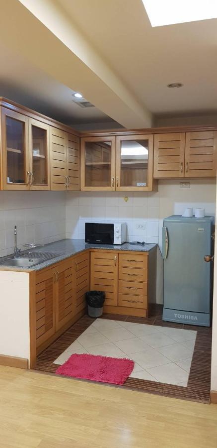 Jolly Guesthouse & Restaurant Pattaya Εξωτερικό φωτογραφία