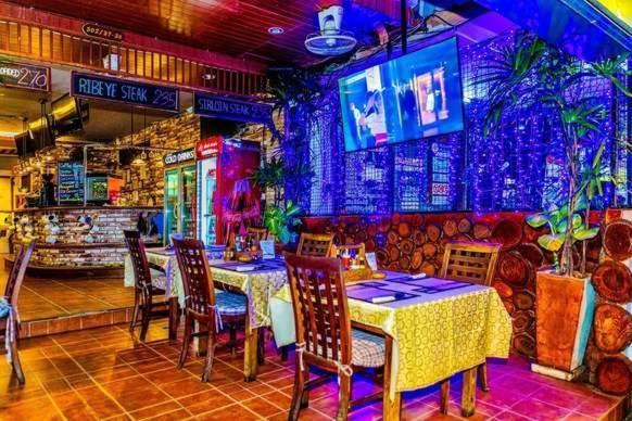 Jolly Guesthouse & Restaurant Pattaya Εξωτερικό φωτογραφία