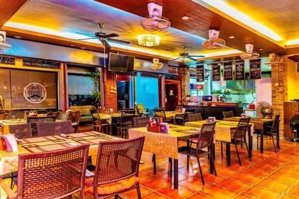 Jolly Guesthouse & Restaurant Pattaya Εξωτερικό φωτογραφία