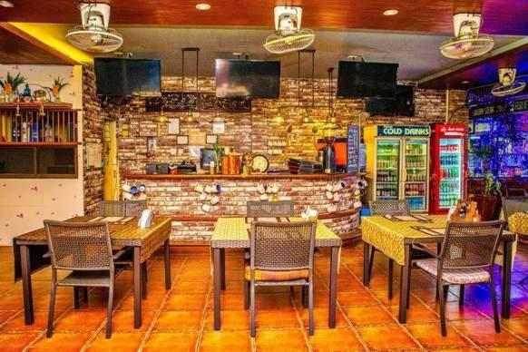 Jolly Guesthouse & Restaurant Pattaya Εξωτερικό φωτογραφία
