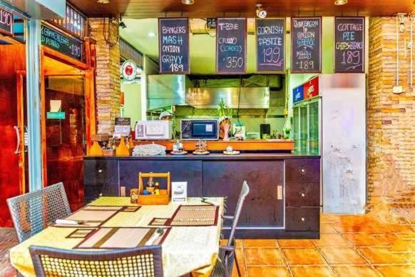 Jolly Guesthouse & Restaurant Pattaya Εξωτερικό φωτογραφία