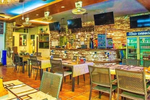Jolly Guesthouse & Restaurant Pattaya Εξωτερικό φωτογραφία