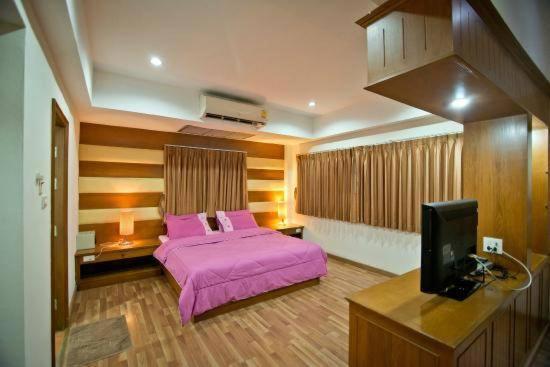 Jolly Guesthouse & Restaurant Pattaya Εξωτερικό φωτογραφία